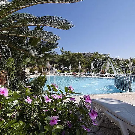 Lägenhetshotell Pefkos View & Maisonette 4*