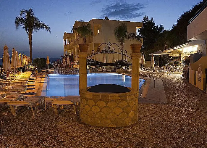 Pefkos View & Maisonette Aparthotel 4*