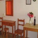 Pefkos View & Maisonette 아파트호텔 4*