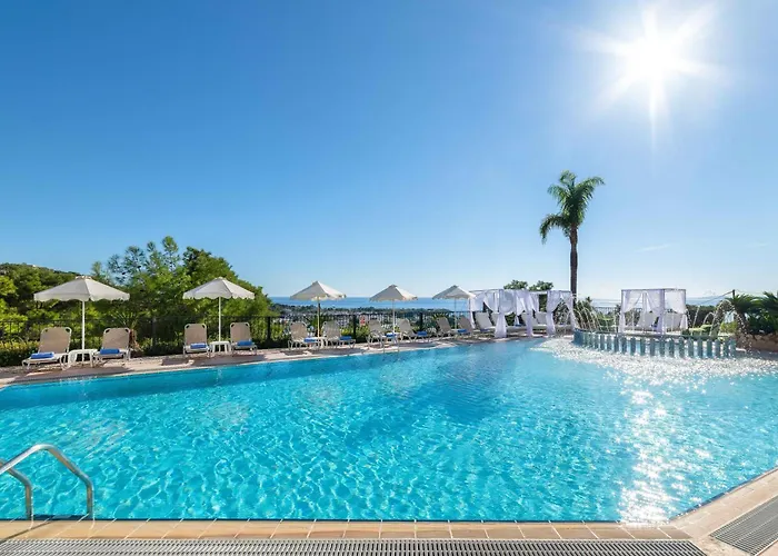 Lägenhetshotell Pefkos View & Maisonette 4*