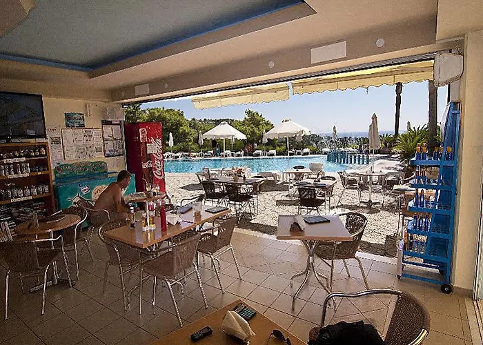 Апарт-отель Pefkos View & Maisonette